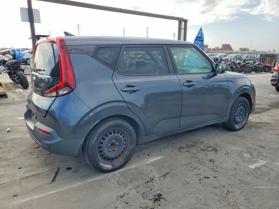 Photo 3 from auction – 2020 KIA SOUL with VIN KNDJ23AU8L7728632