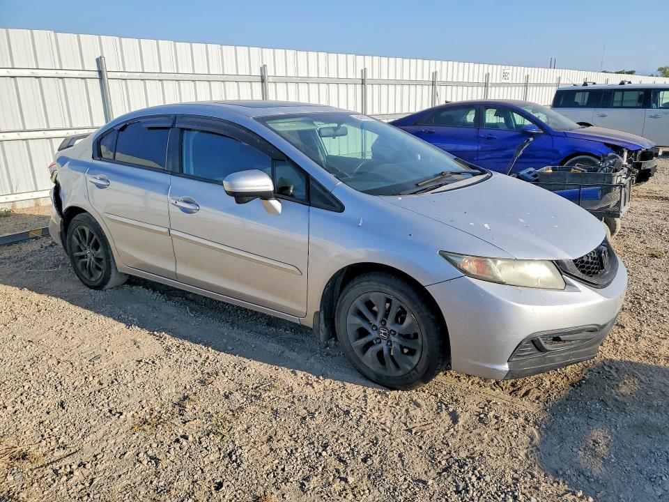 Photo 4 from auction – 2015 HONDA CIVIC with VIN 2HGFB2F82FH522812