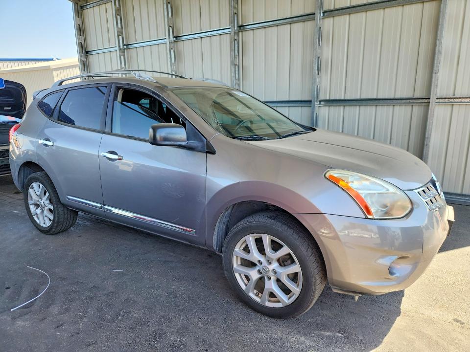 Photo 4 from auction – 2013 NISSAN ROGUE with VIN JN8AS5MV4DW642424