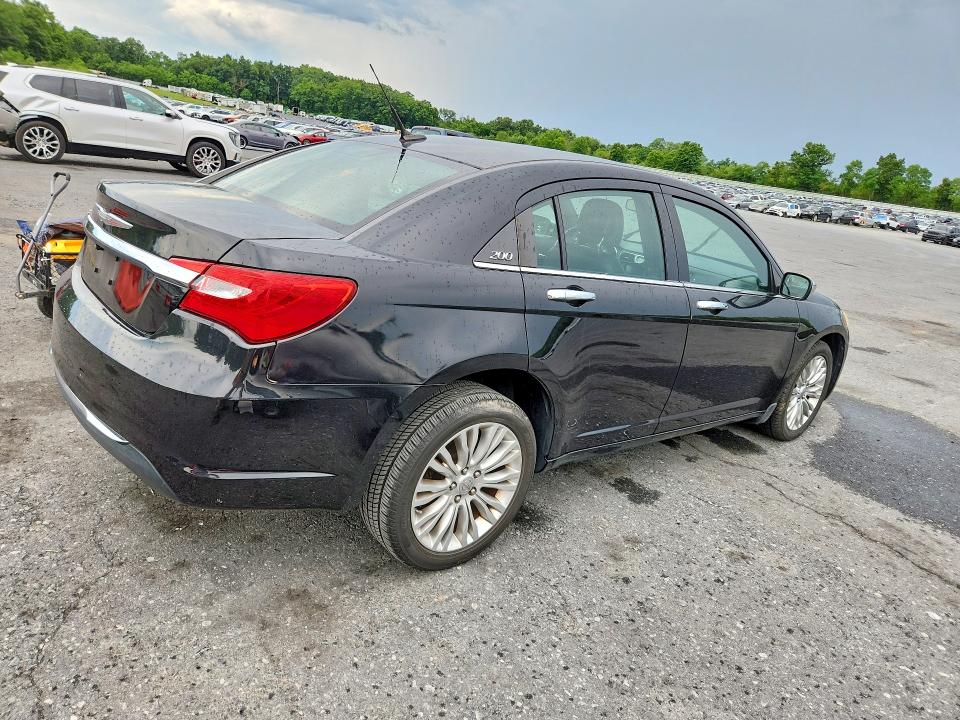 Foto 3 de la subasta – 2011 CHRYSLER 200 con VIN 1C3BC2FG1BN516524