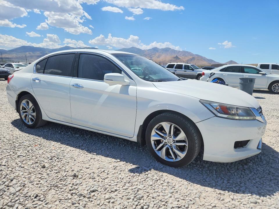 Photo 4 from auction – 2015 HONDA ACCORD with VIN 1HGCR3F91FA004086