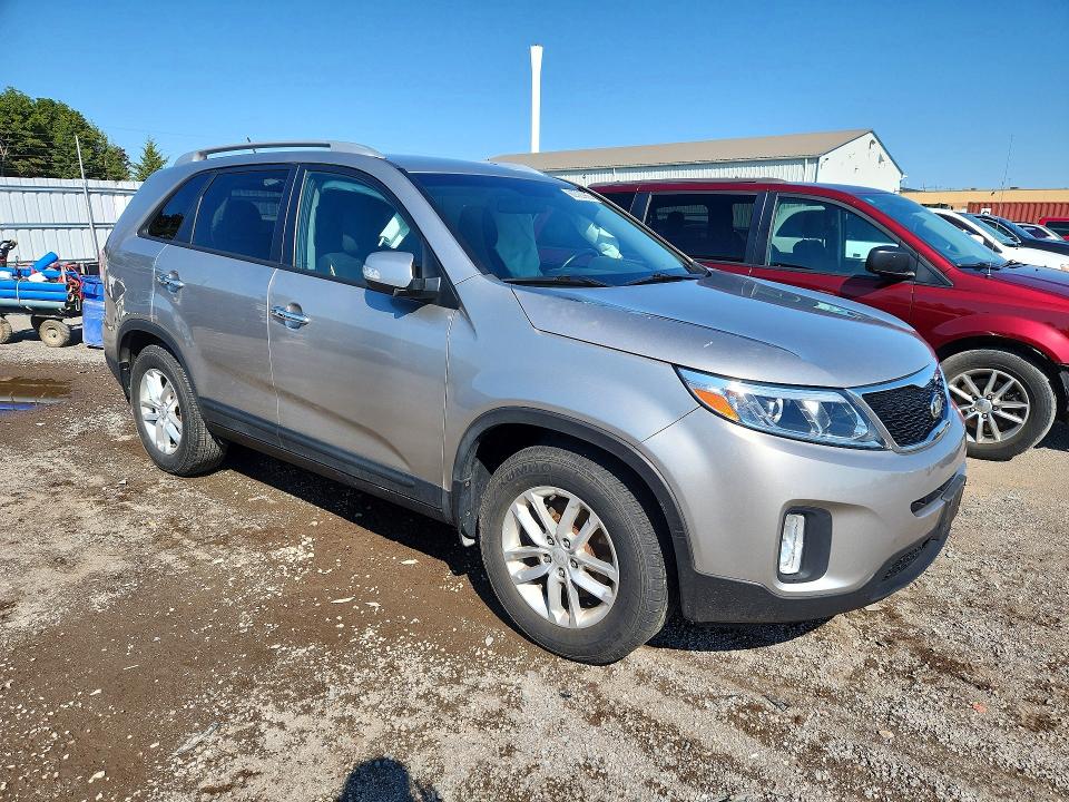 Photo 4 from auction – 2014 KIA SORENTO with VIN 5XYKT3A63EG525477
