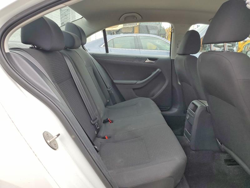 Photo 10 from auction – 2015 VOLKSWAGEN JETTA with VIN 3VW1K7AJ2FM331664