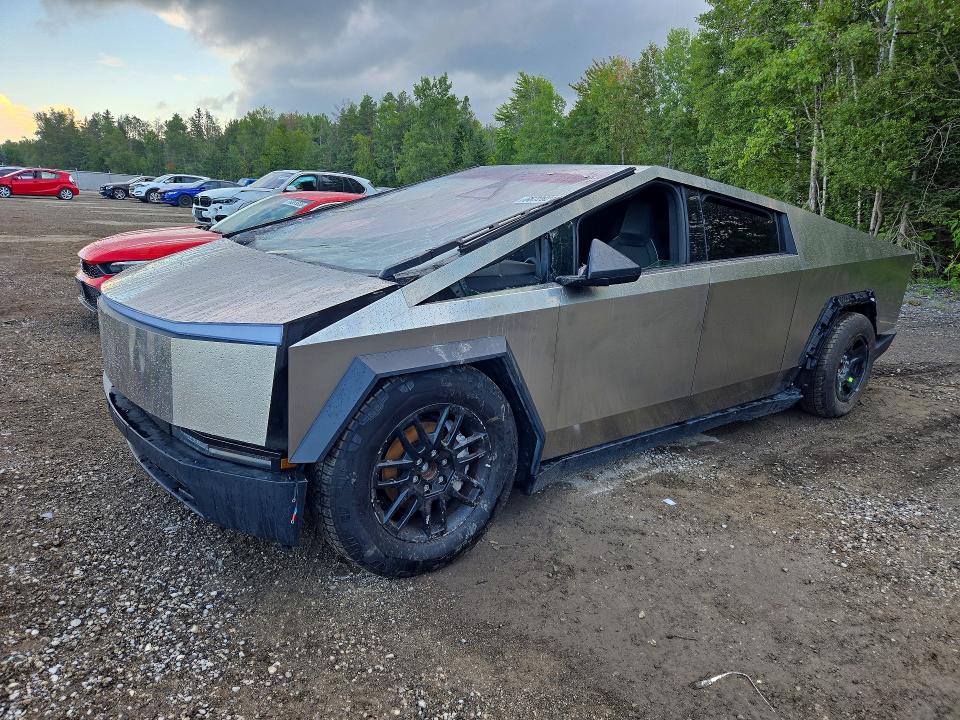 2025 TESLA CYBERTRUCK