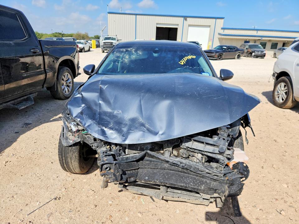 Photo 5 from auction – 2019 VOLKSWAGEN JETTA with VIN 3VWE57BU6KM040158