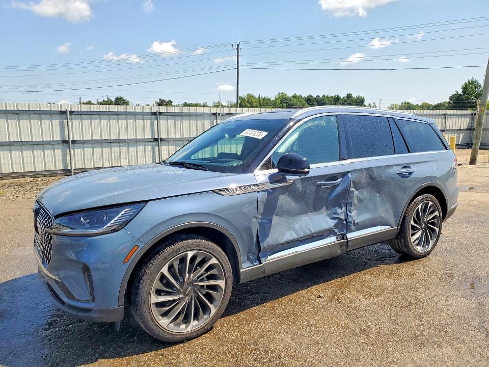 LINCOLN AVIATOR 2026 z numerem VIN 5LM5J7XCXTGL16649 - Zdjęcie z aukcji