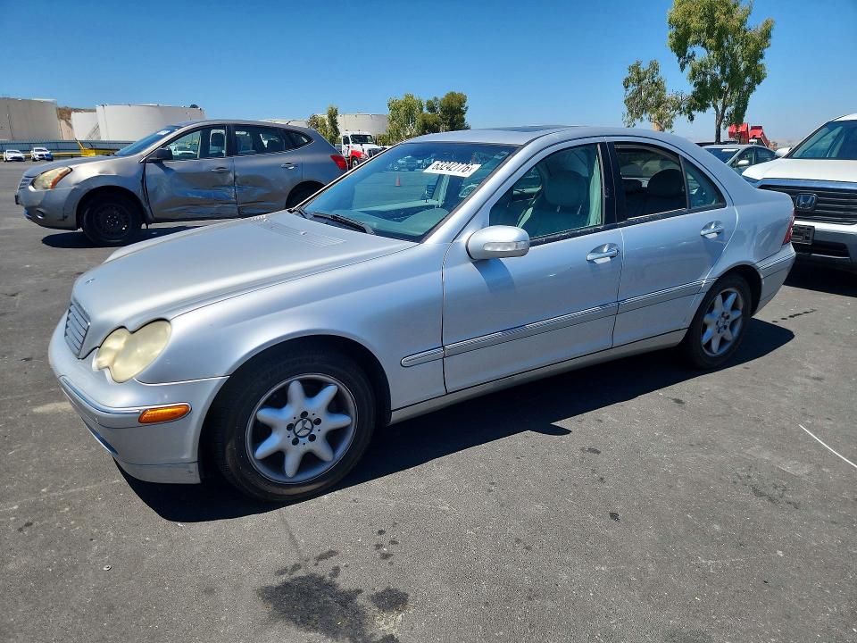 MERCEDES-BENZ C 2004 with VIN WDBRF61J14F554570 - Photo from auction