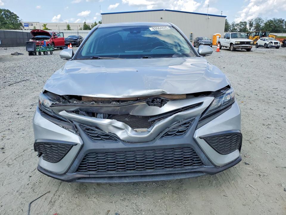 Снимка 5 от търг – 2022 TOYOTA CAMRY с VIN 4T1G11AK1NU003017