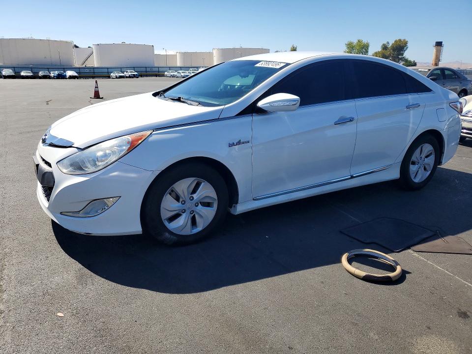 Photo 1 from auction – 2015 HYUNDAI SONATA HYBRID with VIN KMHEC4A42FA137901