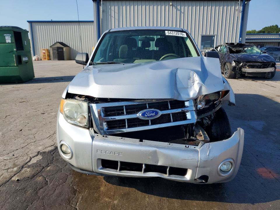 Photo 5 from auction – 2011 FORD ESCAPE with VIN 1FMCU0C75BKC21882