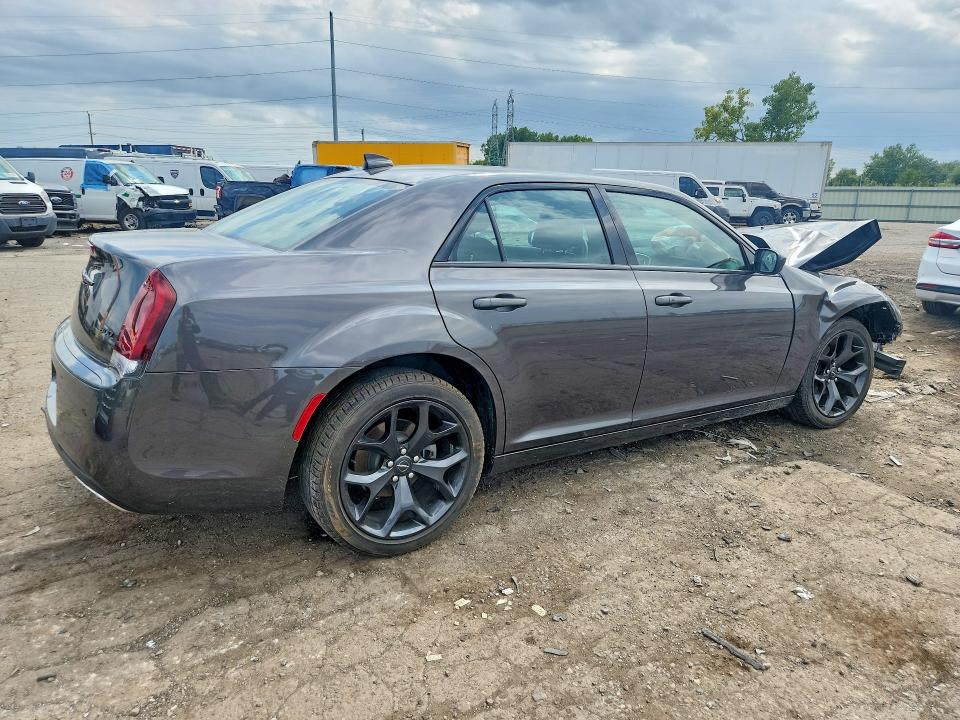 Zdjęcie 3 z aukcji – 2021 CHRYSLER 300 z VIN 2C3CCAAG5MH649191