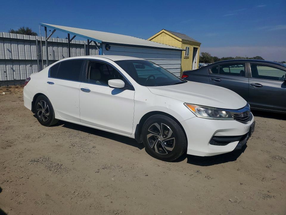 Photo 4 from auction – 2016 HONDA ACCORD with VIN 1HGCR2F32GA174271