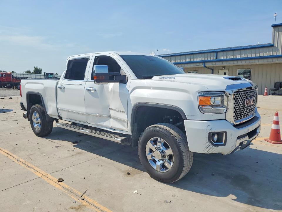 Снимка 4 от търг – 2017 GMC SIERRA с VIN 1GT42YEY5HF159355