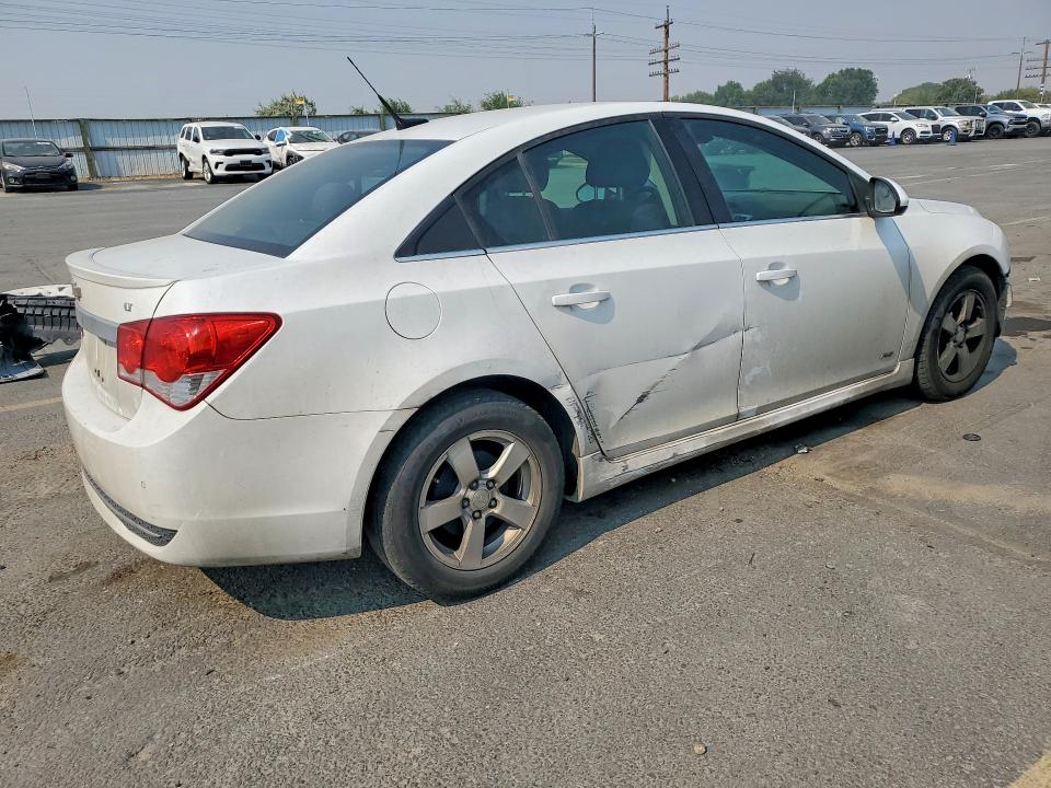 Photo 3 from auction – 2013 CHEVROLET CRUZE with VIN 1G1PC5SB4D7106927