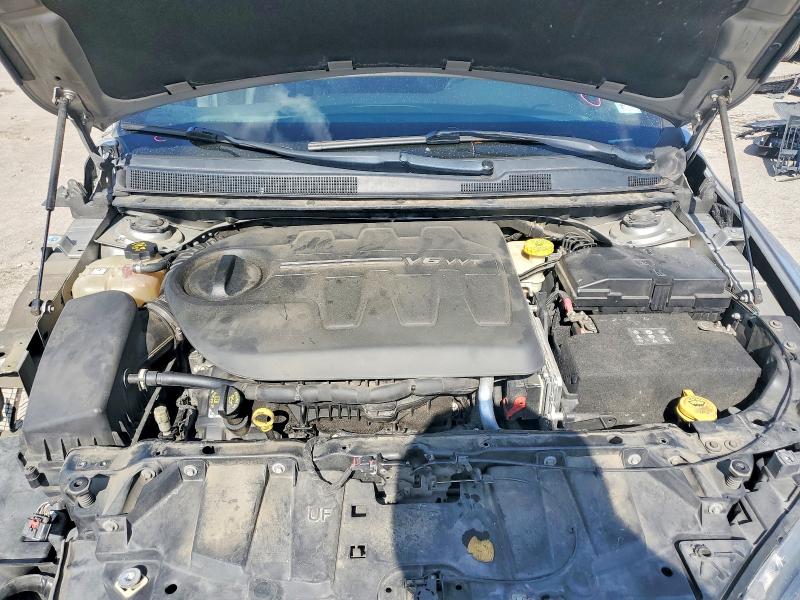 Photo 11 from auction – 2015 CHRYSLER 200 with VIN 1C3CCCBG5FN640947