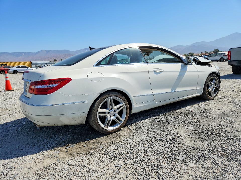 Photo 3 from auction – 2011 MERCEDES-BENZ E with VIN WDDKJ5GB6BF080002