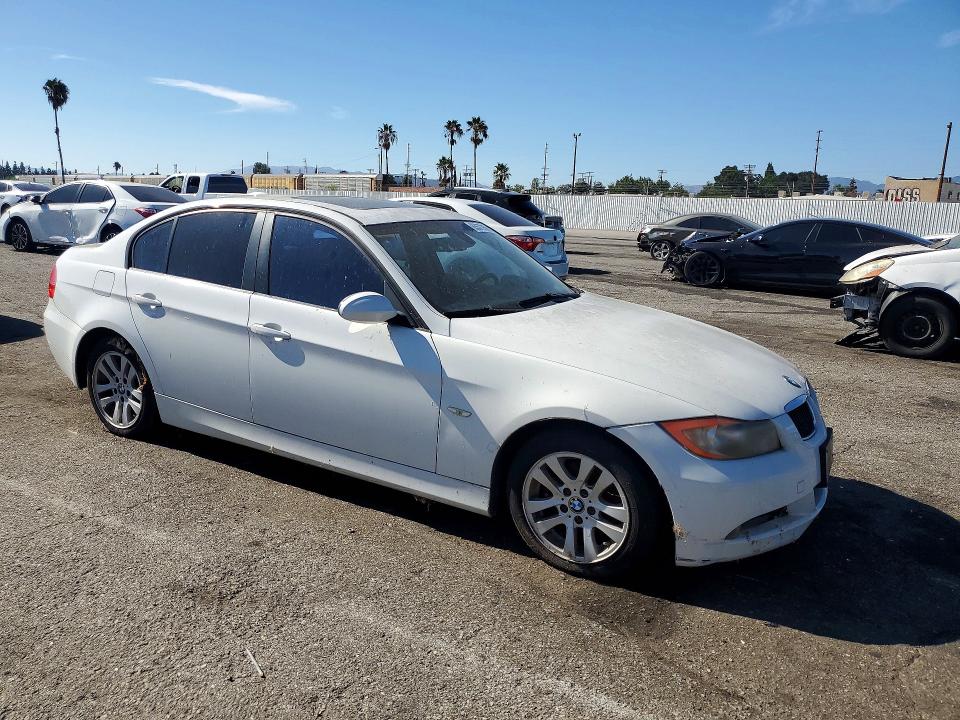 Photo 4 from auction – 2007 BMW 328 with VIN WBAVC53547FZ77034