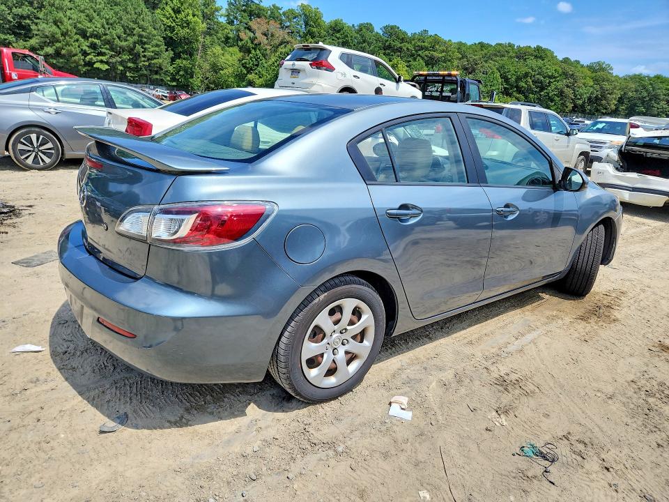 Photo 3 from auction – 2012 MAZDA 3 with VIN JM1BL1UG5C1510694