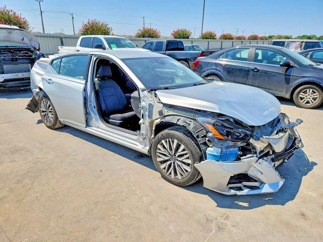 Photo 4 from auction – 2024 NISSAN ALTIMA with VIN 1N4BL4DV6RN430389
