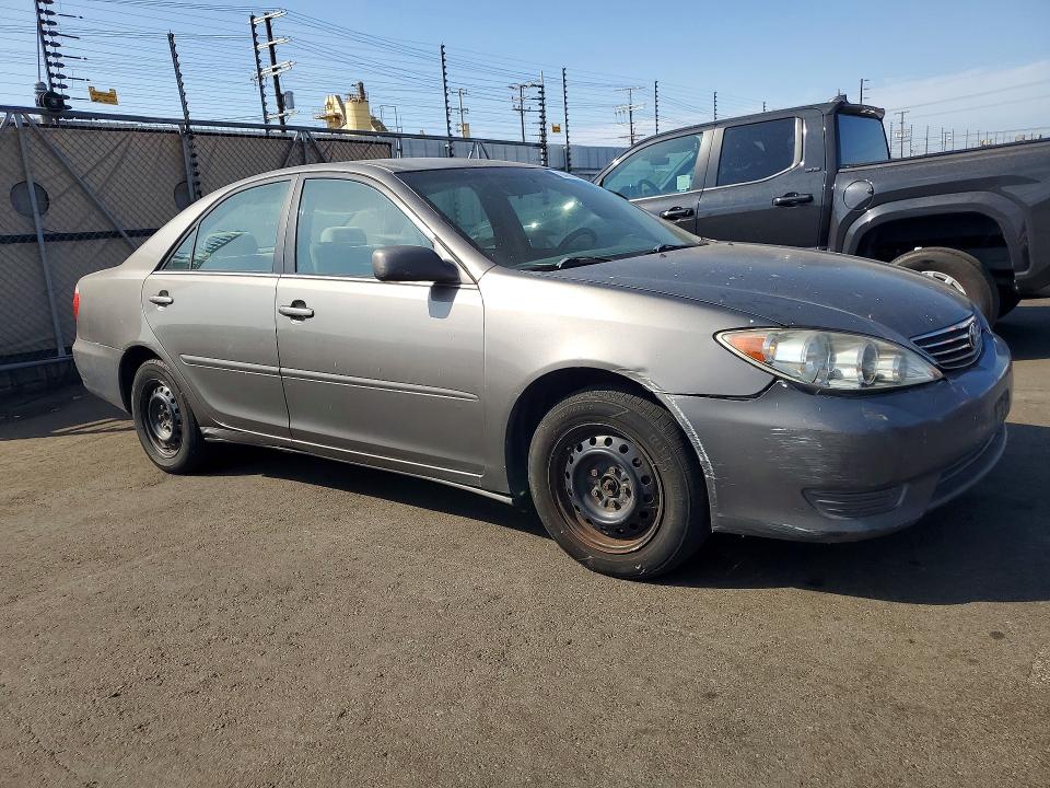 Photo 4 from auction – 2005 TOYOTA CAMRY with VIN 4T1BE32K85U622545