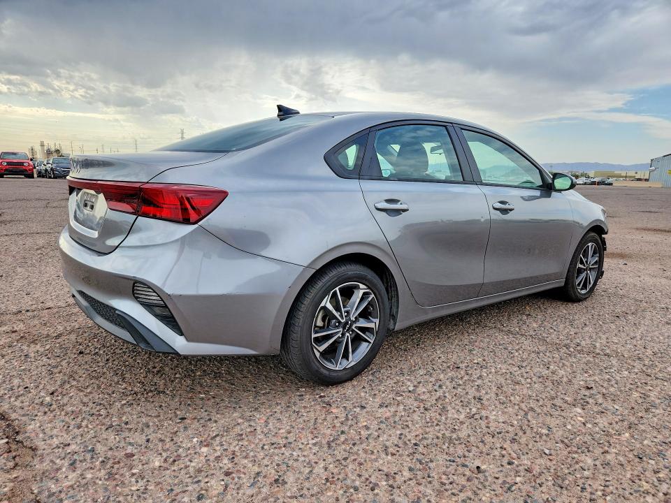Photo 3 from auction – 2022 KIA FORTE with VIN 3KPF24AD1NE482635