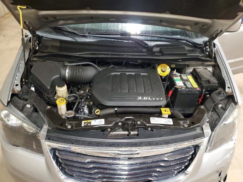 Photo 12 from auction – 2016 CHRYSLER TOWN & COUNTRY with VIN 2C4RC1HG3GR200067