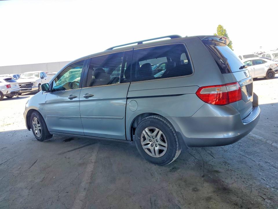 Photo 2 from auction – 2005 HONDA ODYSSEY with VIN 5FNRL38755B123433