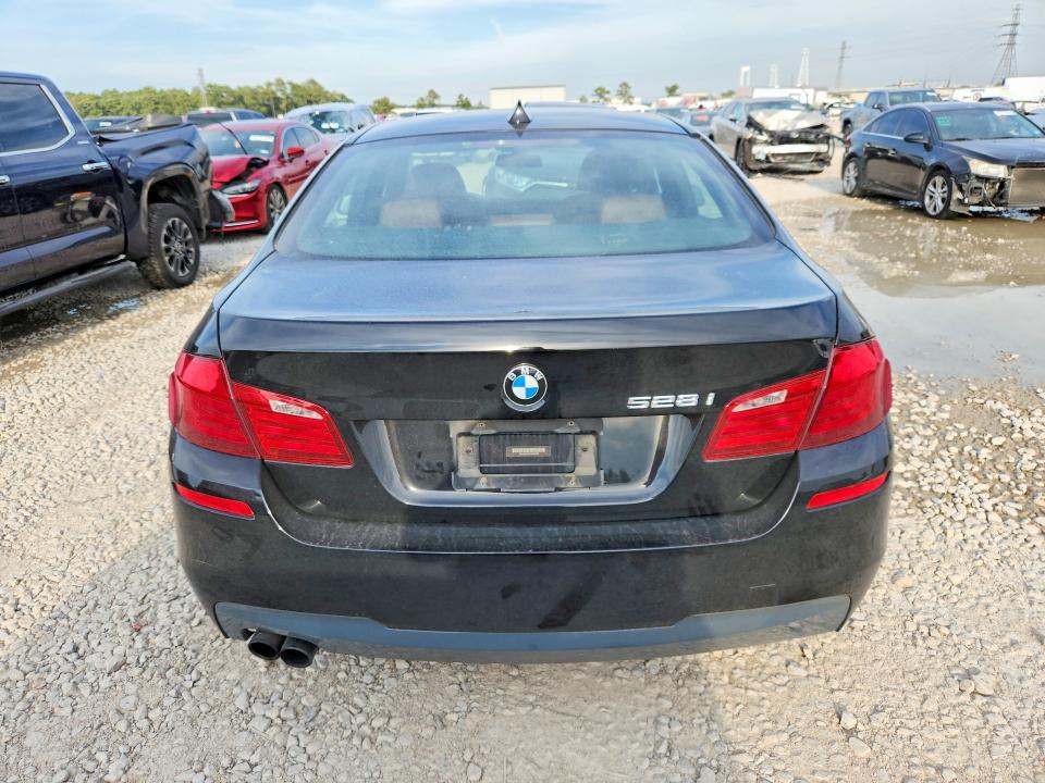 Photo 6 from auction – 2013 BMW 528 with VIN WBAXG5C54DDY31320
