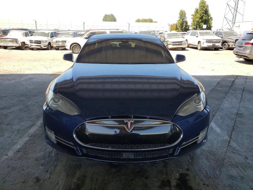 Photo 5 from auction – 2015 TESLA MODEL S with VIN 5YJSA1E25FF119758
