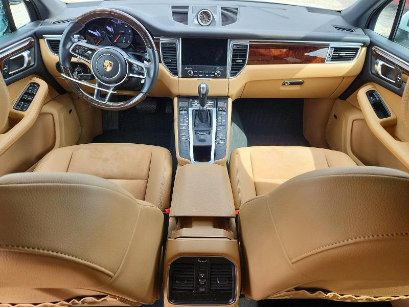 Photo 8 from auction – 2017 PORSCHE MACAN with VIN WP1AA2A55HLB04631
