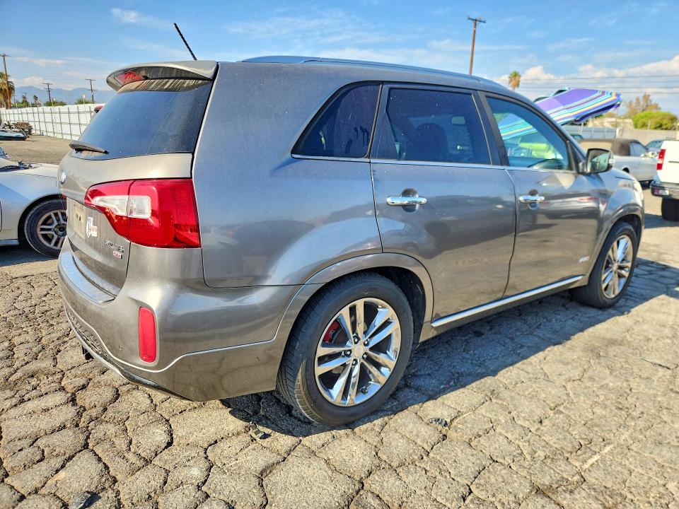 Photo 3 from auction – 2014 KIA SORENTO with VIN 5XYKWDA76EG531389