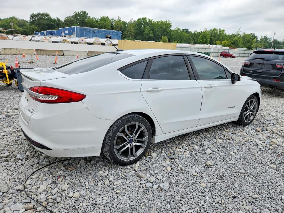 Zdjęcie 3 z aukcji – 2017 FORD FUSION z VIN 3FA6P0LU3HR374284
