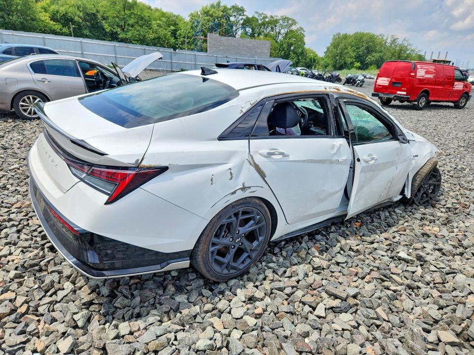 Photo 3 from auction – 2025 HYUNDAI ELANTRA with VIN KMHLR4DF8SU997653