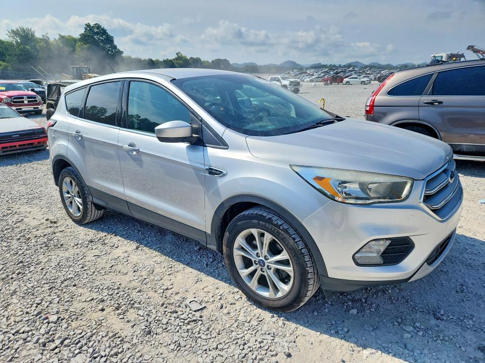 Photo 4 from auction – 2017 FORD ESCAPE with VIN 1FMCU0GD1HUD92660