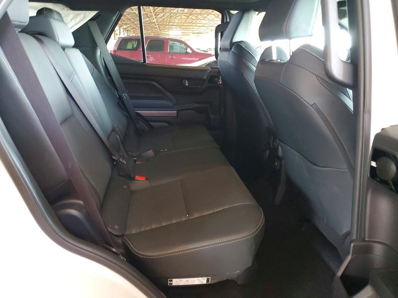 Photo 11 from auction – 2025 TOYOTA 4RUNNER with VIN JTEVB5BR8S5020975