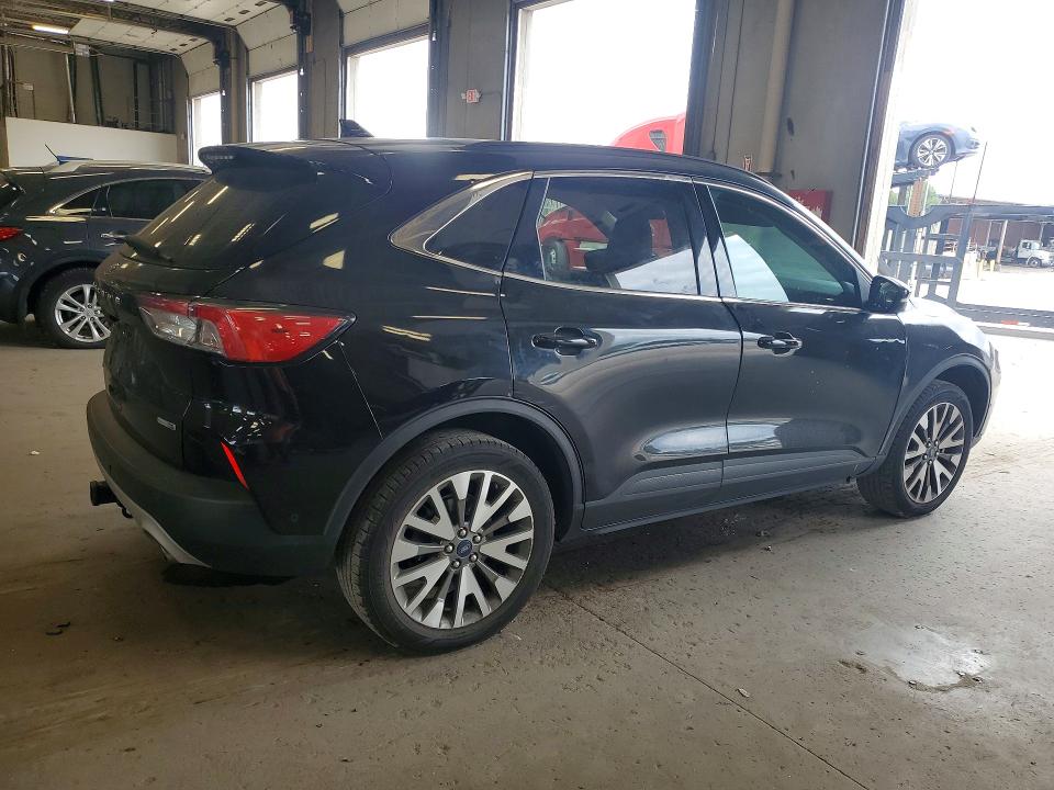 Photo 3 from auction – 2020 FORD ESCAPE with VIN 1FMCU9J98LUA56585