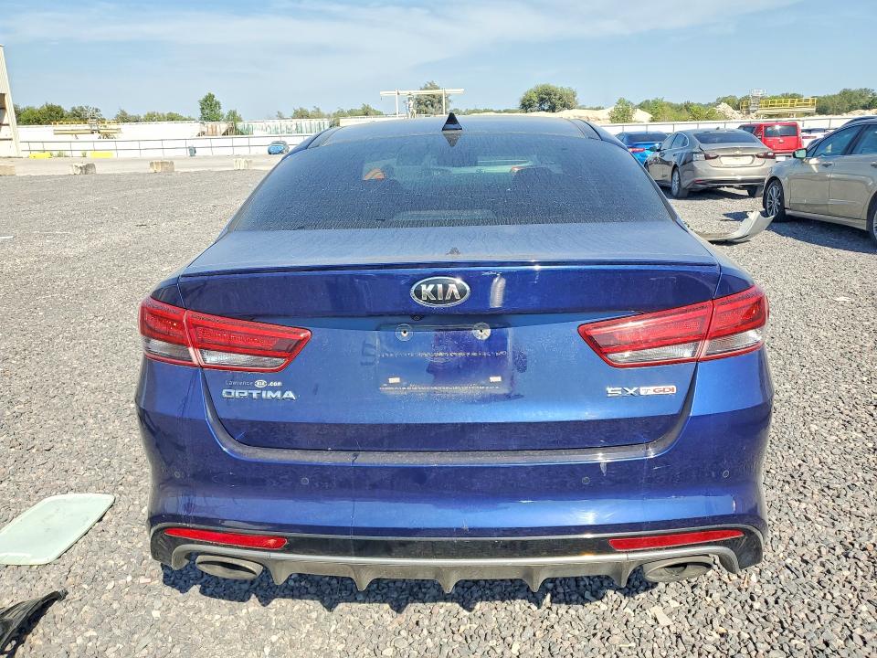Photo 6 from auction – 2016 KIA OPTIMA with VIN 5XXGW4L21GG046284