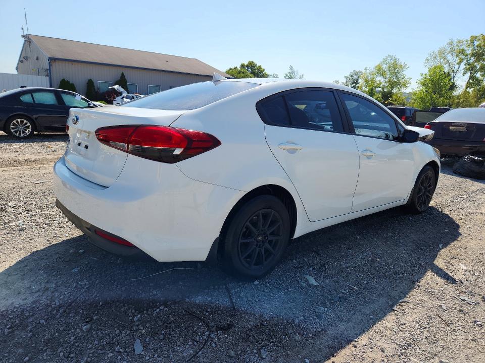 Photo 3 from auction – 2018 KIA FORTE with VIN 3KPFK4A78JE247153