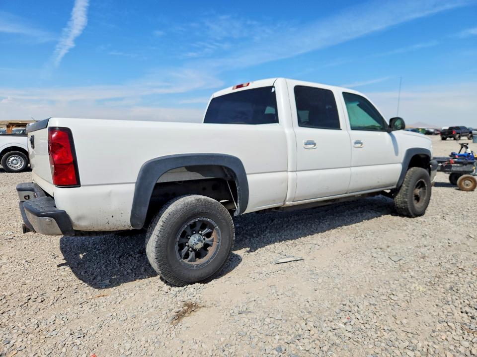 Photo 3 from auction – 2005 CHEVROLET SILVERADO with VIN 1GCHK23U15F804576