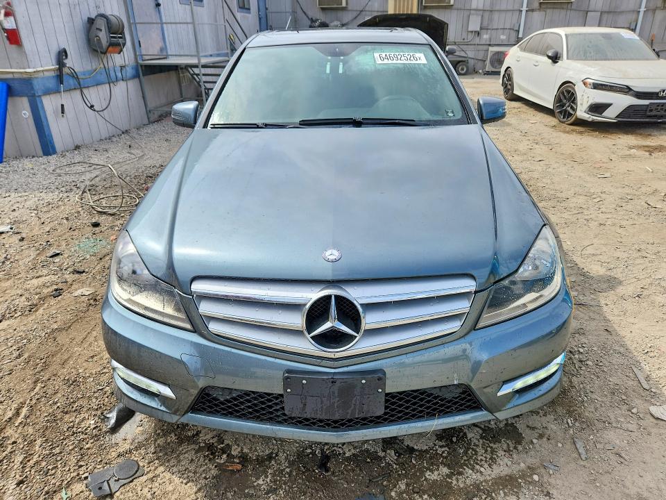 Photo 5 from auction – 2012 MERCEDES-BENZ C with VIN WDDGF4HB6CA652863