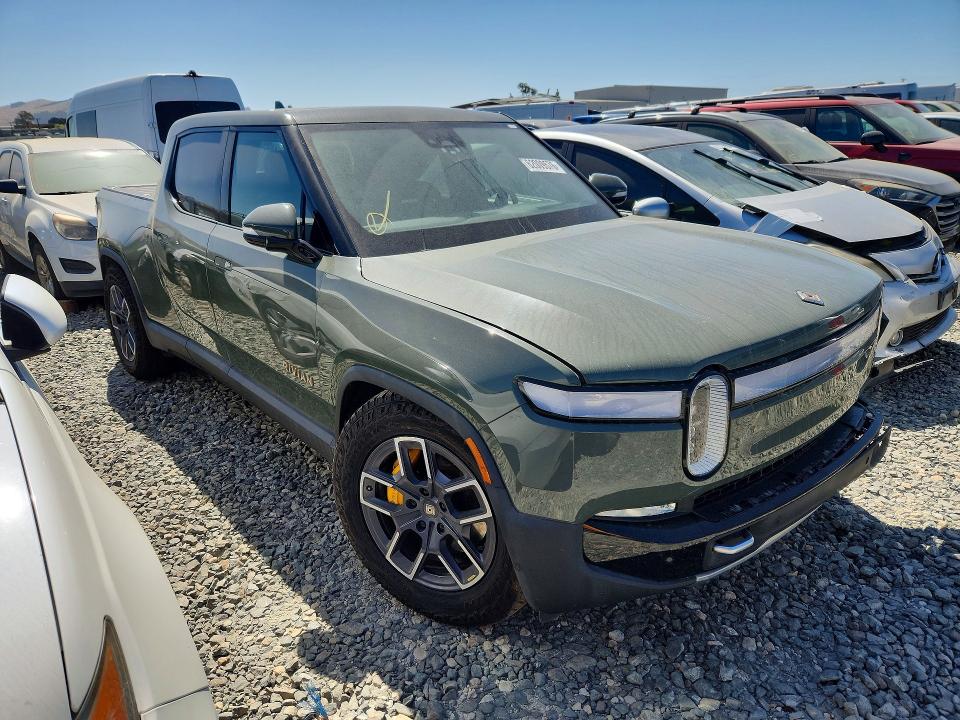 Photo 4 from auction – 2022 RIVIAN R1T with VIN 7FCTGAAL4NN004385