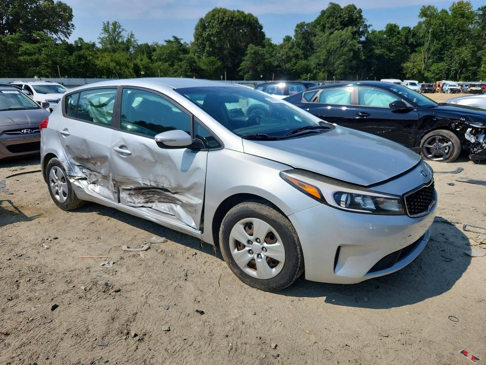 Photo 4 from auction – 2018 KIA FORTE5 with VIN KNAFK5A84J5772671