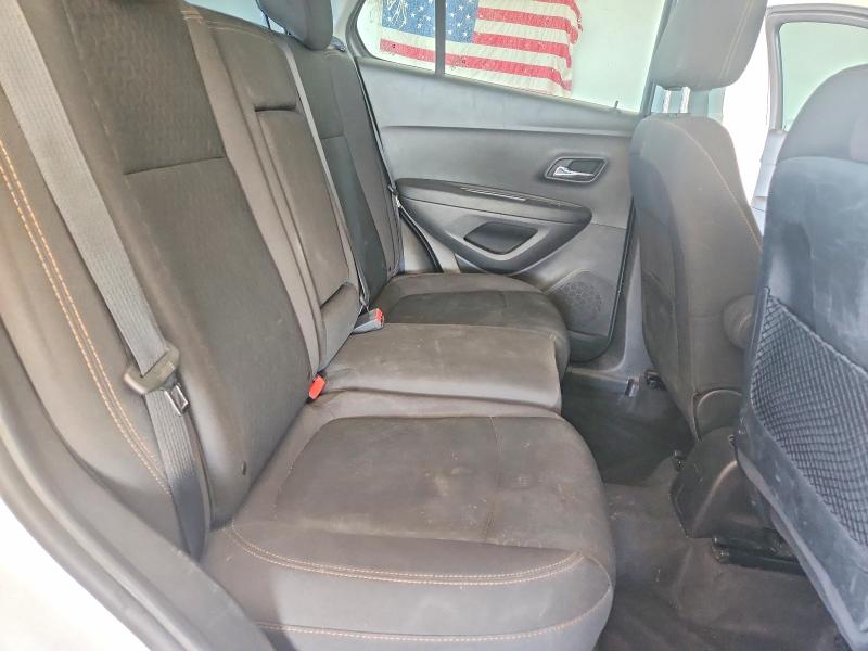 Photo 11 from auction – 2018 CHEVROLET TRAX with VIN 3GNCJKSB6JL332296
