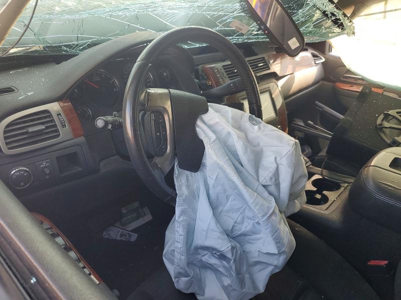 Photo 8 from auction – 2011 CHEVROLET TAHOE with VIN 1GNSCAE04BR230032