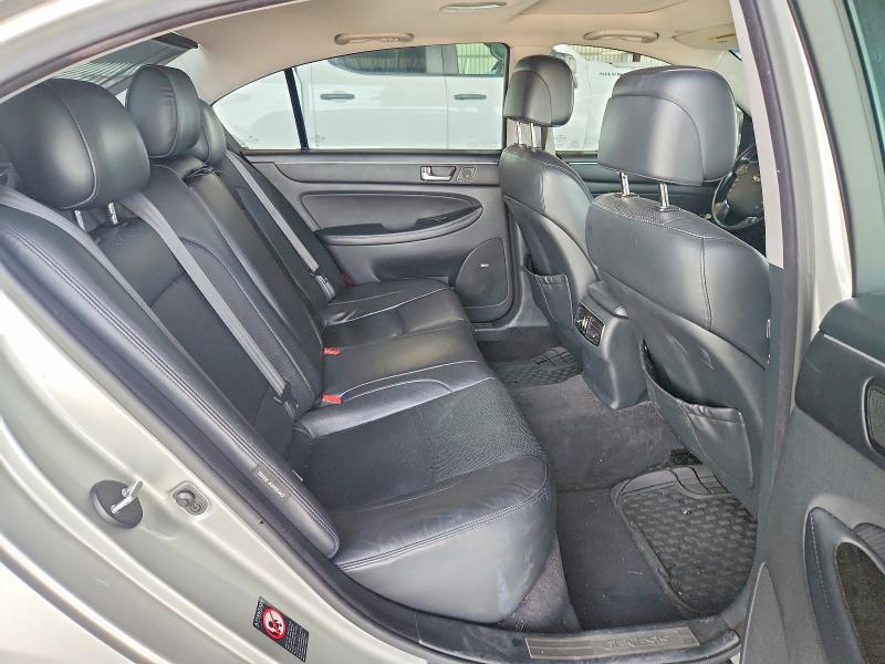 Photo 10 from auction – 2012 HYUNDAI GENESIS with VIN KMHGC4DD0CU153321