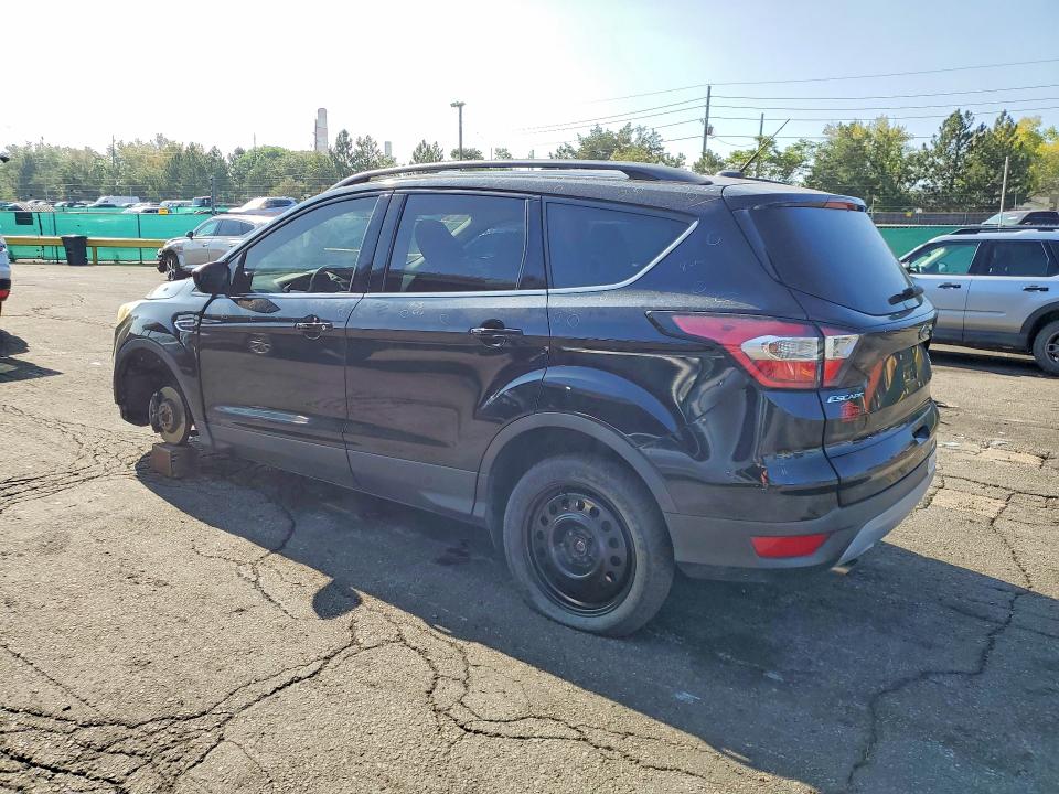 Photo 2 from auction – 2018 FORD ESCAPE with VIN 1FMCU9GD9JUA05041