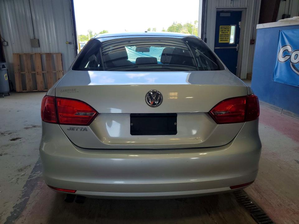 Photo 6 from auction – 2014 VOLKSWAGEN JETTA with VIN 3VW2K7AJXEM391503