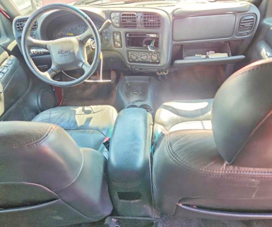 Photo 8 from auction – 2000 CHEVROLET BLAZER with VIN 1GNDT13W5Y2380684