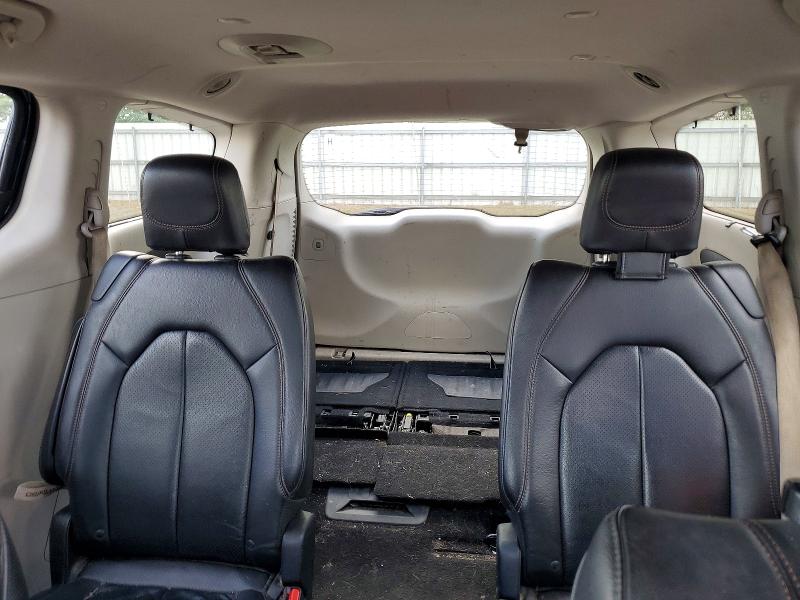 Photo 10 from auction – 2018 CHRYSLER PACIFICA with VIN 2C4RC1BGXJR280533