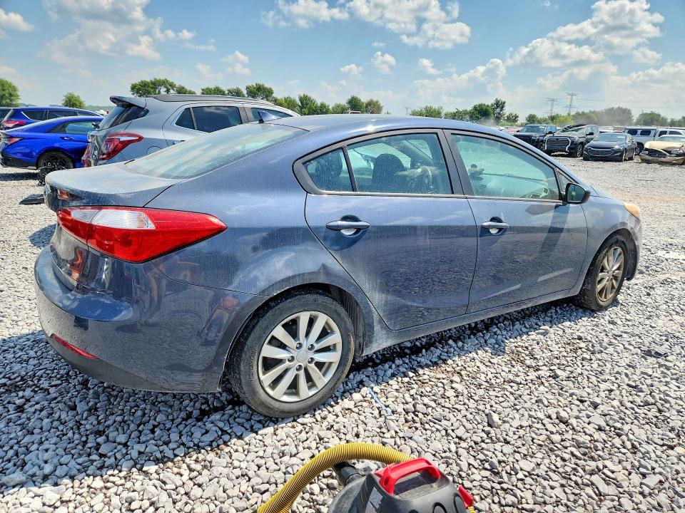 Photo 3 from auction – 2015 KIA FORTE with VIN KNAFX4A63F5357259